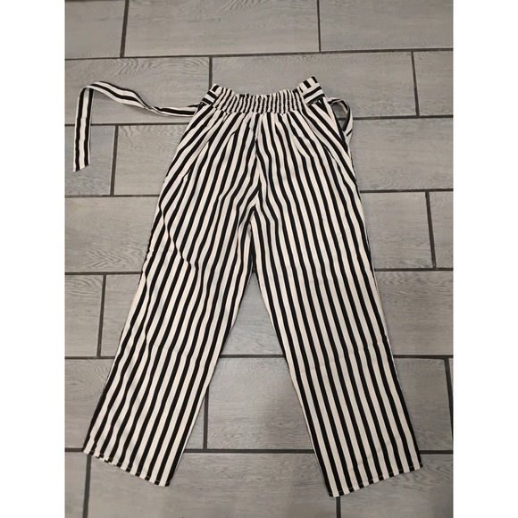 Amuse Society Striped High Waist Tie Front Pants Size Small Black Cream Cropped - Picture 4 of 5